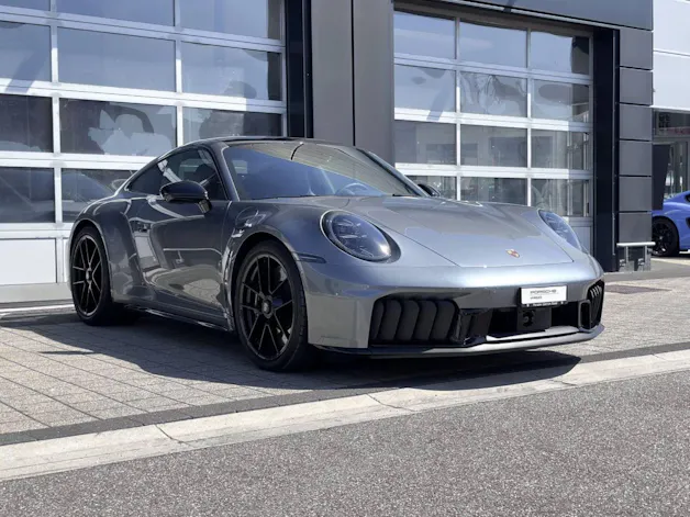 Porsche 911 Carrera 4 GTS