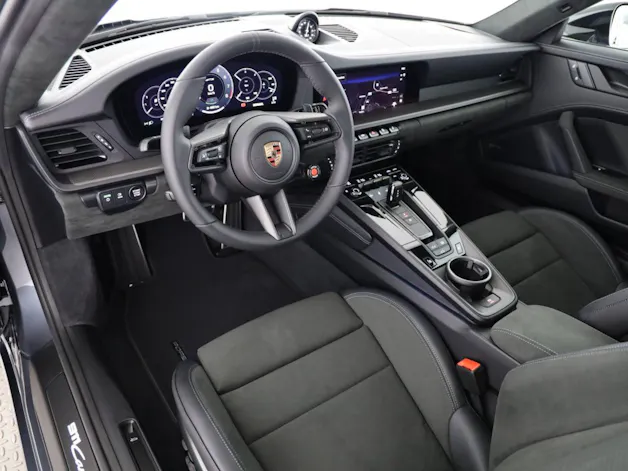 Porsche 911 Carrera 4 GTS