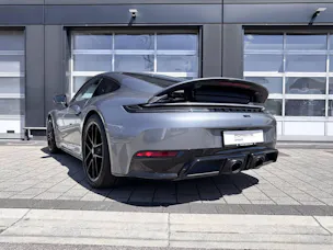Porsche 911 Carrera 4 GTS