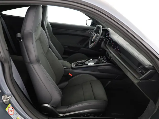 Porsche 911 Carrera 4 GTS