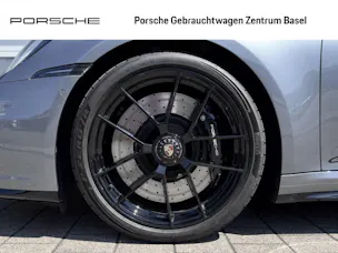 Porsche 911 Carrera 4 GTS