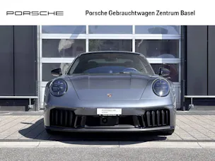 Porsche 911 Carrera 4 GTS