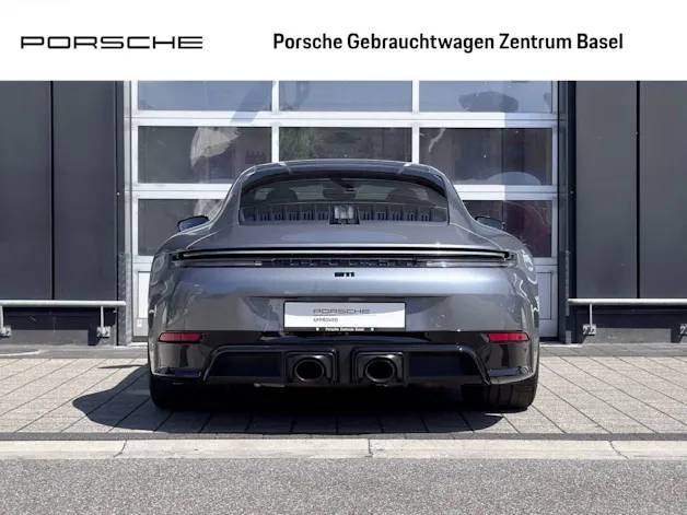 Porsche 911 Carrera 4 GTS