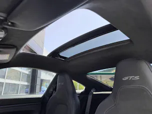 Porsche 911 Carrera 4 GTS