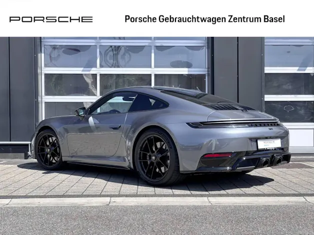 Porsche 911 Carrera 4 GTS