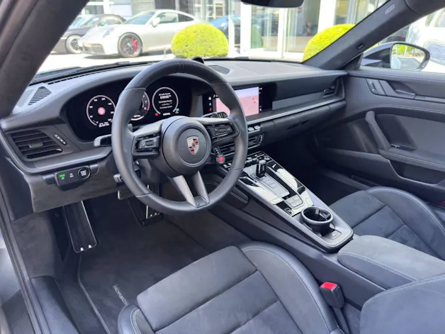 Porsche 911 Carrera 4 GTS