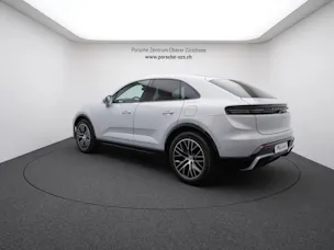 Porsche Macan 4