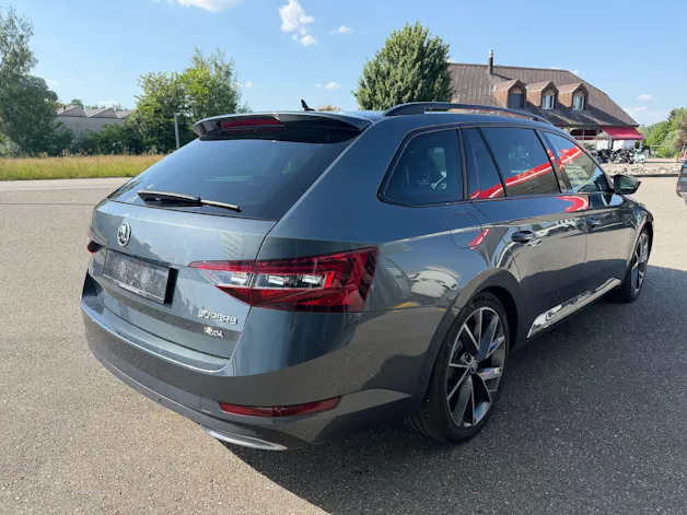 Škoda Superb Combi 2.0 TDi Sport Line 4x4 DSG