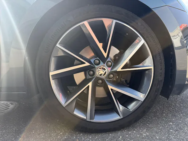 Škoda Superb Combi 2.0 TDi Sport Line 4x4 DSG