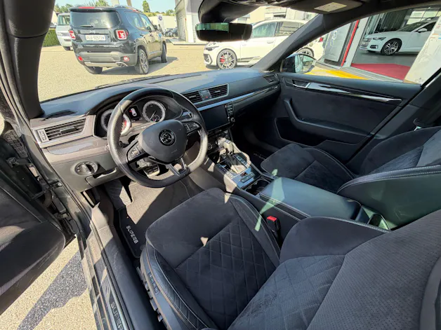 Škoda Superb Combi 2.0 TDi Sport Line 4x4 DSG