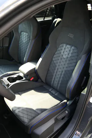 VW Golf 2.0 TSI R-Line DSG 4 Motion