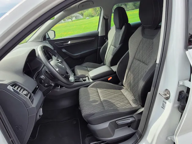Škoda Karoq 2.0 TDI CR Style 4x4 DSG *Anhängerkupplung+8-fach bereift*