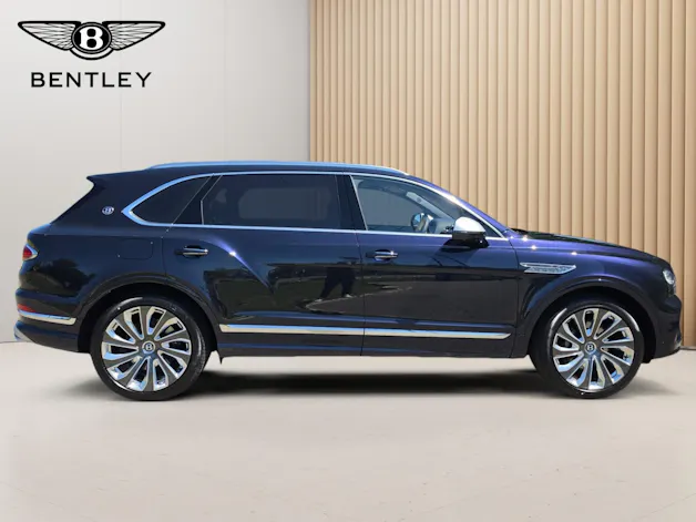 Bentley Bentayga EWB V8 Azure/ 1.9% Leasing möglich.