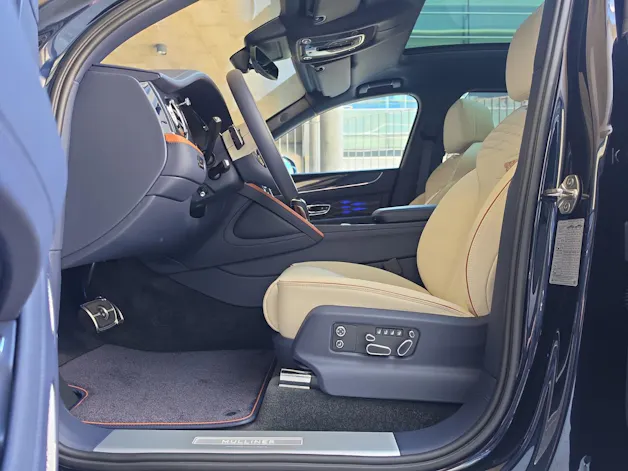 Bentley Bentayga EWB V8 Azure/ 1.9% Leasing möglich.