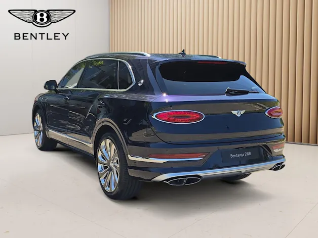 Bentley Bentayga EWB V8 Azure/ 1.9% Leasing möglich.