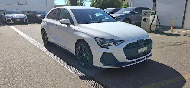Audi A3 Sportback TFSI 110 kW S line Attraction S tronic