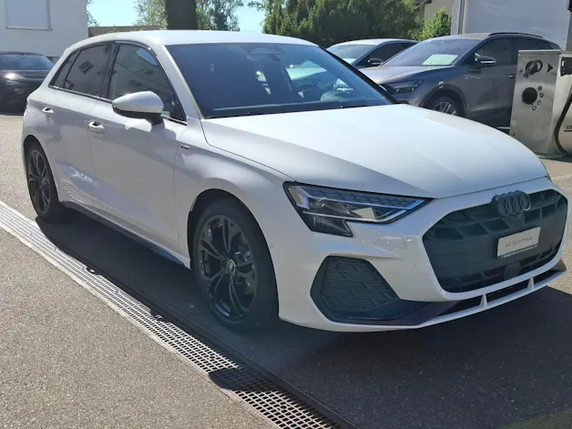 Audi A3 Sportback TFSI 110 kW S line Attraction S tronic