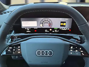 Audi Q3 SUV 110 kW TFSI S tronic Mythosschwarz Metallic
