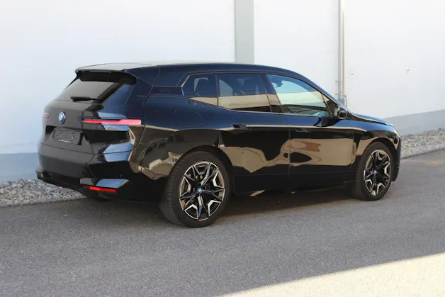 BMW iX xDrive50 *0.9%-LEASINGAKTION*