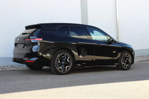 BMW iX xDrive50 *0.9%-LEASINGAKTION*
