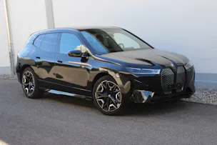 BMW iX xDrive50 *0.9%-LEASINGAKTION*