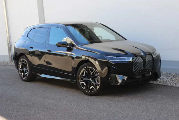 BMW iX xDrive50 *0.9%-LEASINGAKTION*
