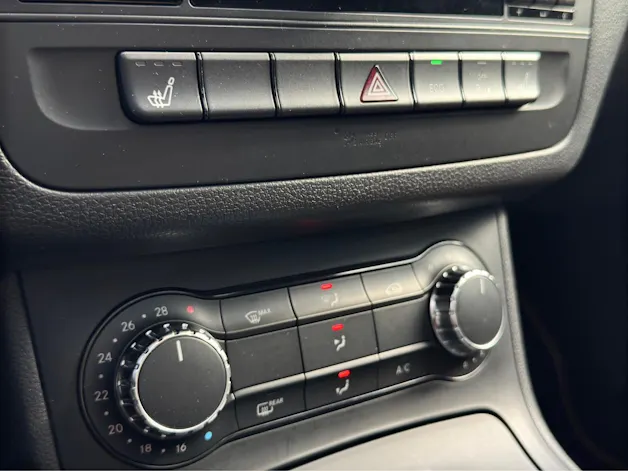 Mercedes-Benz B 180
