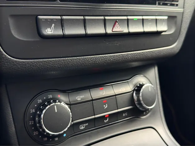 Mercedes-Benz B 180