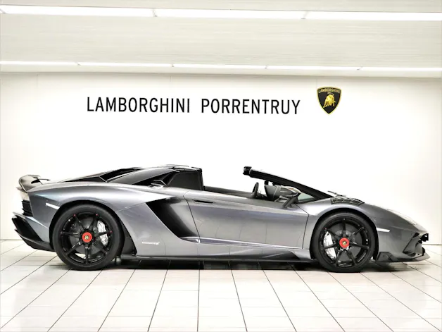 Lamborghini Aventador S LP740-4 Roadster E-Gear