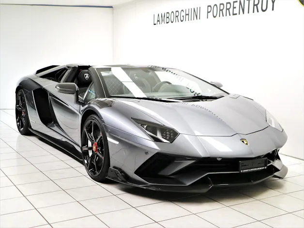Lamborghini Aventador S LP740-4 Roadster E-Gear