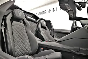 Lamborghini Aventador S LP740-4 Roadster E-Gear