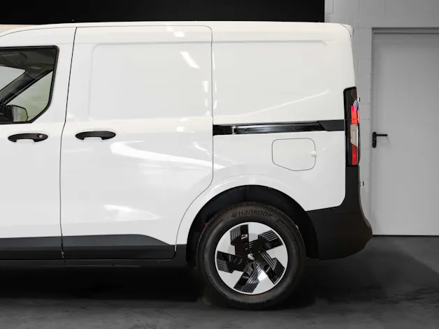 Ford E-Transit Courier Van Trend