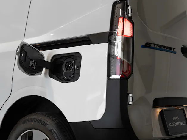Ford E-Transit Courier Van Trend