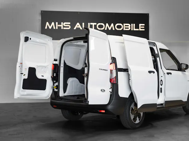 Ford E-Transit Courier Van Trend