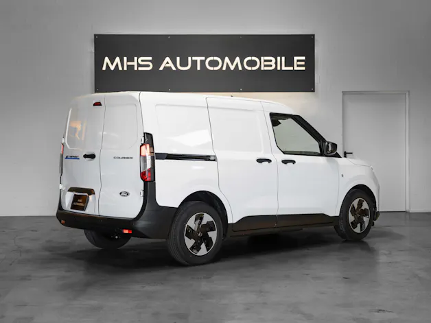 Ford E-Transit Courier Van Trend