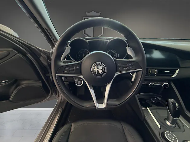 Alfa Romeo Giulia 2.2 JTDM Business Automatic Q4
