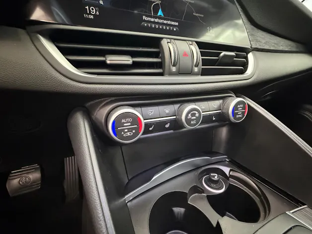 Alfa Romeo Giulia 2.2 JTDM Business Automatic Q4