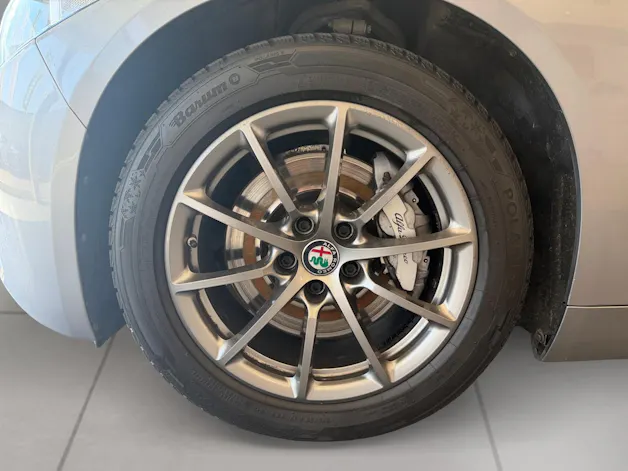 Alfa Romeo Giulia 2.2 JTDM Business Automatic Q4