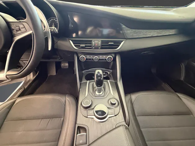 Alfa Romeo Giulia 2.2 JTDM Business Automatic Q4