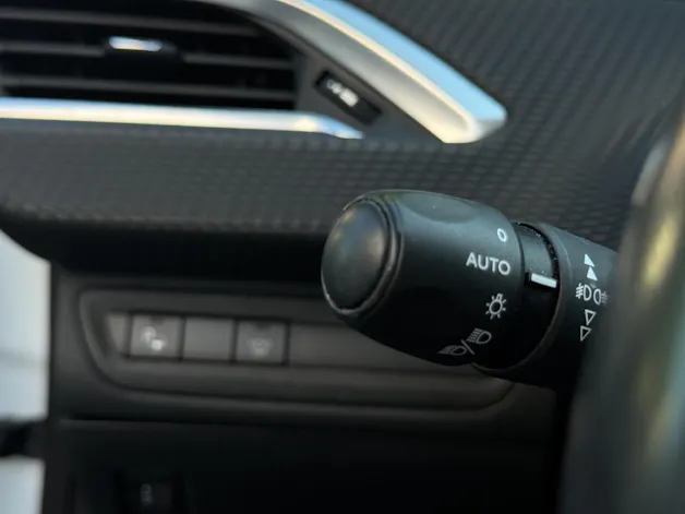 Peugeot 2008 1.2 PureTech Allure EAT6