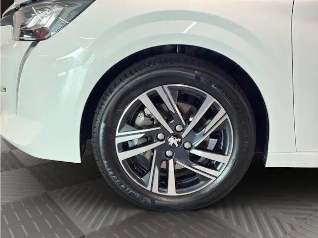 Peugeot 208 1.2 PureTech Allure Pack EAT8