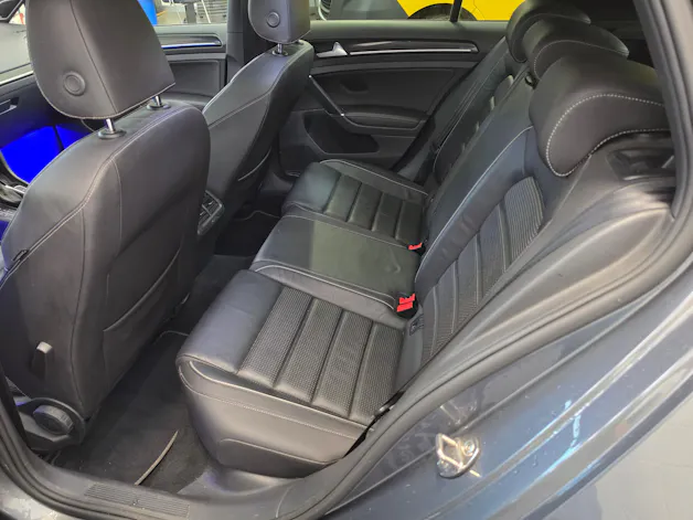 VW Golf 2.0 TSI R 4Motion DSG AKRAPOVIC EDITION