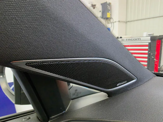 VW Golf 2.0 TSI R 4Motion DSG AKRAPOVIC EDITION