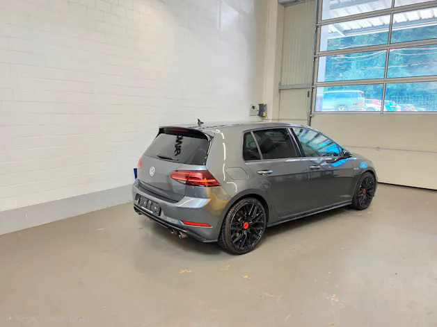 VW Golf 2.0 TSI R 4Motion DSG AKRAPOVIC EDITION