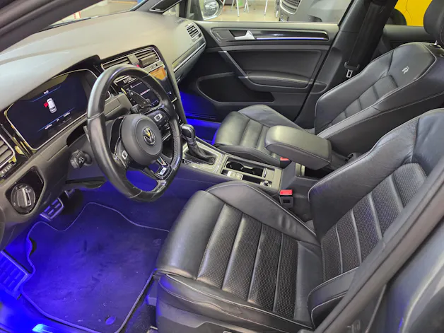 VW Golf 2.0 TSI R 4Motion DSG AKRAPOVIC EDITION