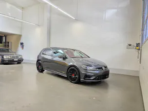 VW Golf 2.0 TSI R 4Motion DSG AKRAPOVIC EDITION