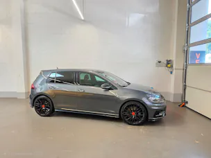 VW Golf 2.0 TSI R 4Motion DSG AKRAPOVIC EDITION