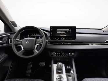 MITSUBISHI OUTLANDER 9