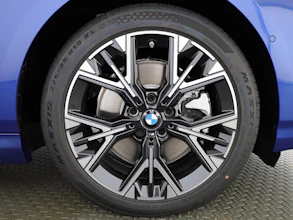 https://vehicle.imgix.net/4332653/3df6c1c5-04b5-430a-94a3-ba56a8f71eef.jpg