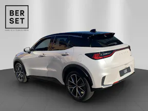 Lexus LBX 1.5 Hybrid Cool AWD